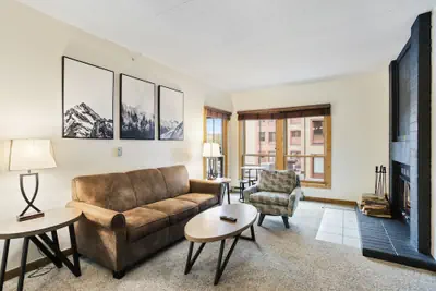 Photo 2 - Perfectly Located 1br - Steps To Ski & Apres Fun - Sleeps 4 1 Bedroom Condo by RedAwning