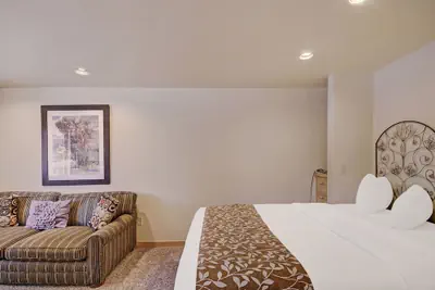 Photo 5 - Stay Slopeside At Peak 9, Cozy Studio Steps To Apres& Dining Studio Bedroom Condo by RedAwning