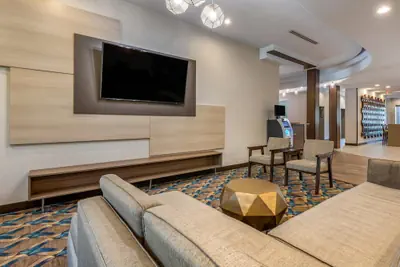 Photo 5 - Comfort Suites Fort Lauderdale Airport & Cruise Port