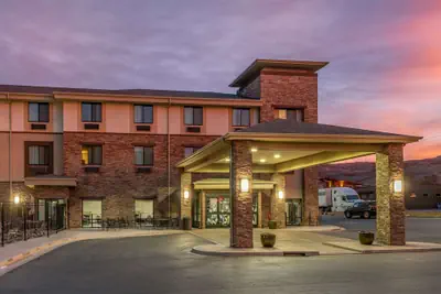 Photo 2 - Sleep Inn & Suites Moab near Arches National Park