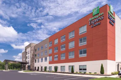 Photo 2 - Holiday Inn Express & Suites Farmville by IHG