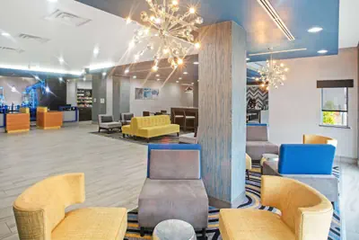 Photo 3 - La Quinta Inn & Suites by Wyndham Ponca City