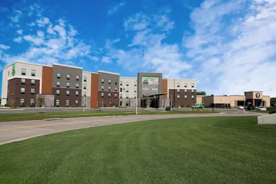 Photo 2 - Holiday Inn & Suites Sioux Falls - Airport by IHG