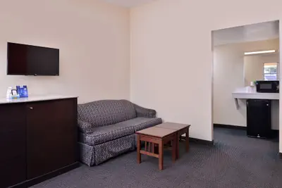 Photo 5 - Scottish Inns & Suites