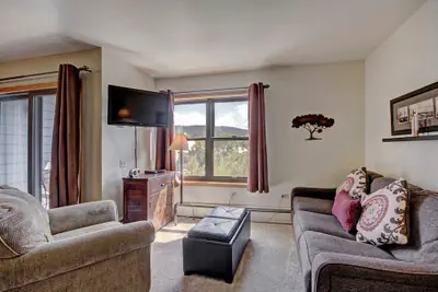Photo 2 - Bright Scenic Studio Walk To Ski And Apres-ski - Sleeps 4 Studio Bedroom Condo by RedAwning