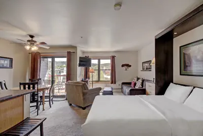 Photo 4 - Bright Scenic Studio Walk To Ski And Apres-ski - Sleeps 4 Studio Bedroom Condo by RedAwning