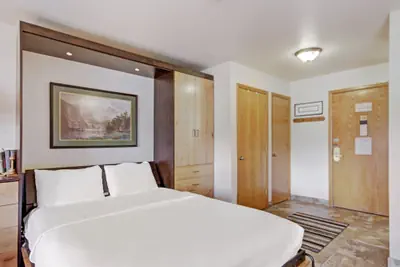 Photo 5 - Bright Scenic Studio Walk To Ski And Apres-ski - Sleeps 4 Studio Bedroom Condo by RedAwning