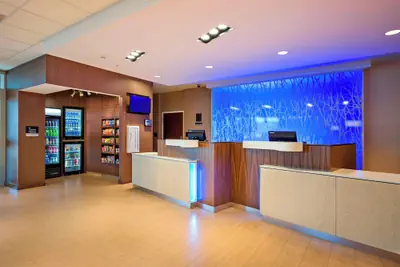 Photo 5 - Fairfield Inn & Suites by Marriott Phoenix Tempe/Airport