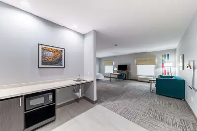 Photo 4 - Hampton Inn & Suites Pryor