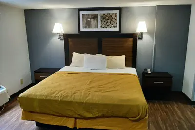 Photo 3 - Hillside Motel