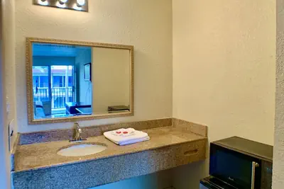 Photo 4 - La Vista Inn
