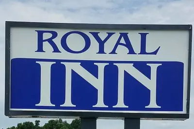Photo 3 - Royal Inn