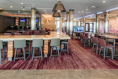 Photo 2 - Courtyard by Marriott Lake Jackson