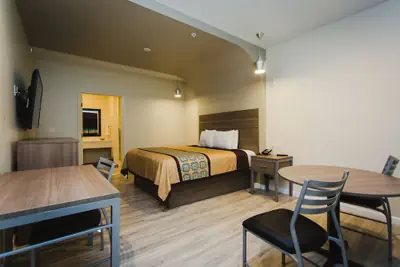 Photo 4 - Scottish Inns & Suites Atascocita