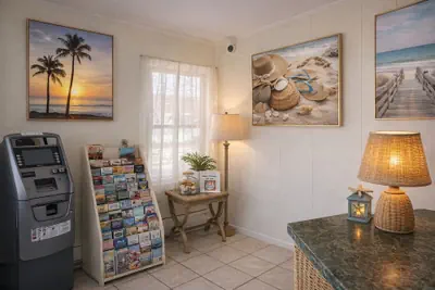 Photo 3 - Beach Colony Motel