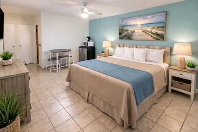 Photo 5 - Beach Colony Motel