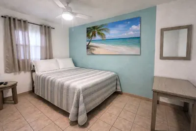 Photo 4 - Beach Colony Motel