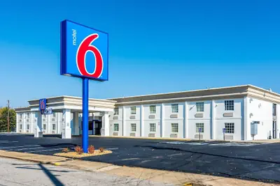 Photo 2 - Motel 6 Petersburg, VA - Fort Lee