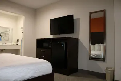 Photo 4 - Scottish Inn & Suites - IAH Airport