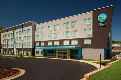 Photo 2 - Tru by Hilton Farmville