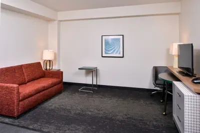 Photo 5 - Holiday Inn & Suites Farmington Hills - Detroit NW by IHG