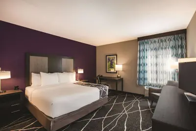 Photo 5 - La Quinta Inn & Suites by Wyndham Dallas Northeast-Arboretum