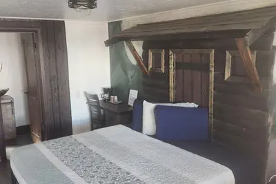 Photo 5 - Brad's Desert Inn