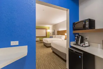 Photo 4 - Holiday Inn Express and Suites San Marcos South by IHG