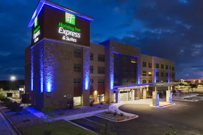 Photo 2 - Holiday Inn Express and Suites San Marcos South by IHG