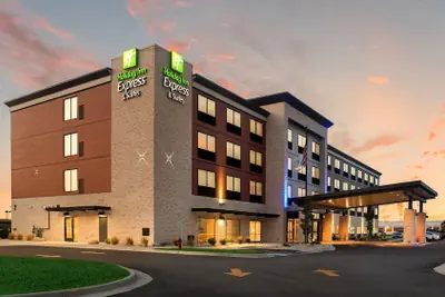 Photo 2 - Holiday Inn Express & Suites Racine by IHG