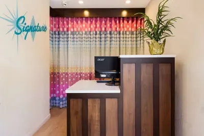 Photo 4 - Signature Inn Oakland
