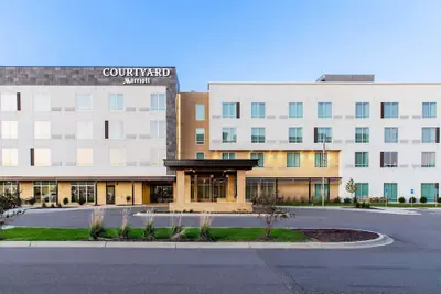Photo 2 - Courtyard by Marriott St Paul Woodbury