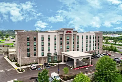 Photo 2 - Hampton Inn & Suites Nashville/Goodlettsville