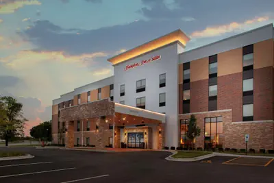 Photo 2 - Hampton Inn & Suites Chicago-Burr Ridge