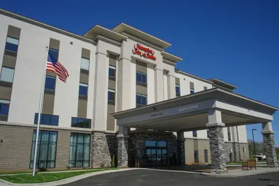 Photo 2 - Hampton Inn & Suites Forest City