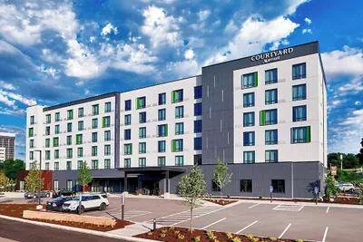 Photo 2 - Courtyard by Marriott Minneapolis West