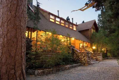 Photo 2 - Gold Mountain Manor Bed and Breakfast