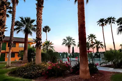 Photo 2 - Econo Lodge Inn & Suites Yuma