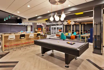 Photo 4 - Tru by Hilton Auburn