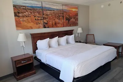 Photo 4 - Days Inn by Wyndham Safford, AZ
