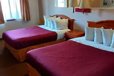 Photo 4 - Western Inn