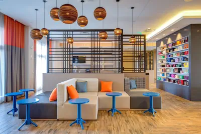 Photo 3 - Hampton Inn & Suites Boston/Waltham