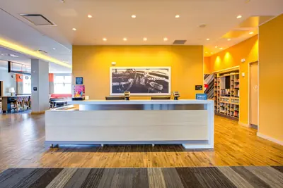 Photo 4 - Hampton Inn & Suites Boston/Waltham