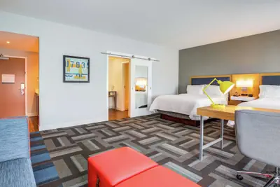 Photo 5 - Hampton Inn & Suites Boston/Waltham