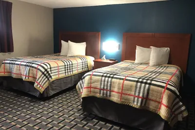 Photo 5 - Royal Motel