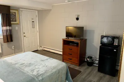 Photo 4 - Hill Top Motel