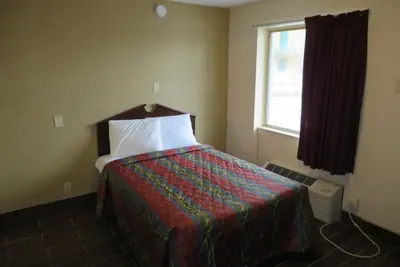 Photo 5 - Budgetel Inn & Suites