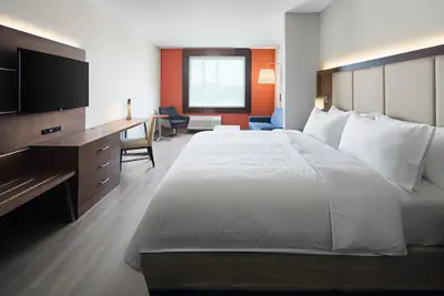 Photo 5 - Holiday Inn Express & Suites Lubbock Central - Univ Area by IHG