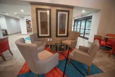 Photo 2 - Hampton Inn & Suites Oklahoma City/Quail Springs