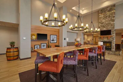 Photo 3 - Hampton Inn & Suites Roseburg